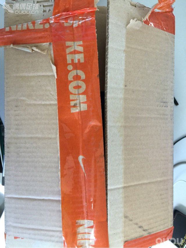 刚收到的货,手感一般,比想象的好看,不知道实战如何。