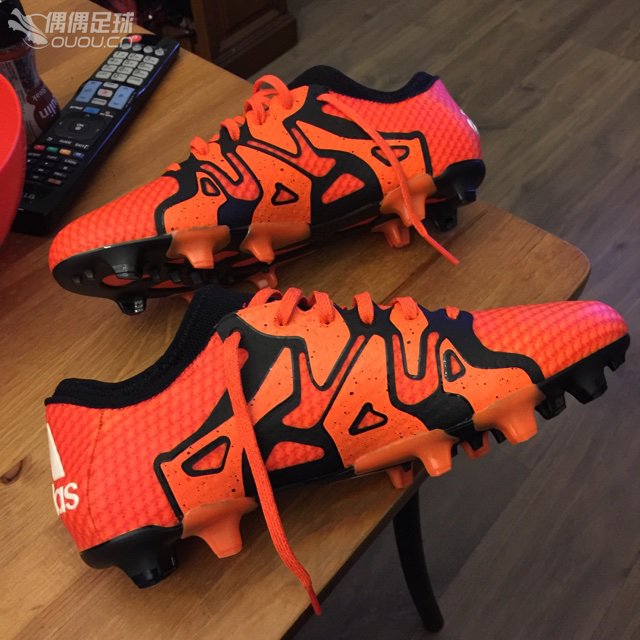 各方面都很赞 尤其是Primeknit针织面料和新型动态鞋领 已经后脚跟海绵内衬