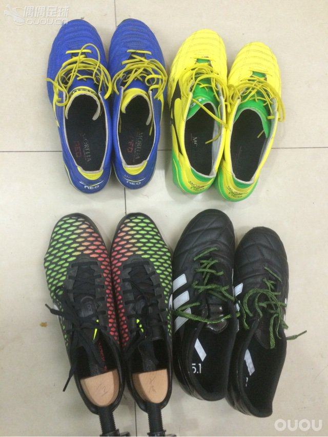 4双足球鞋