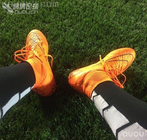 毒蜂2超顶级 AG 橙色开箱及第一次下场感受