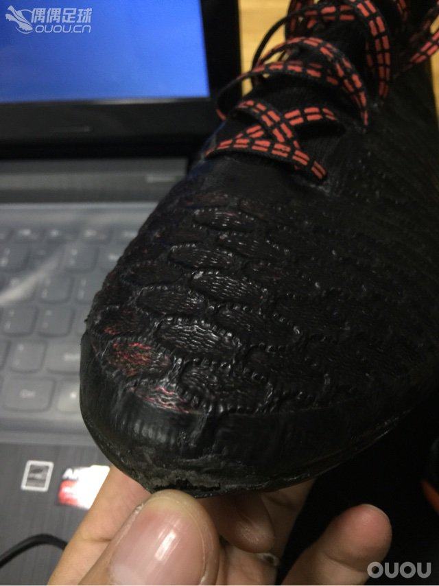 亲们-我已经用软性胶粘过两次. 踢一次开一次.