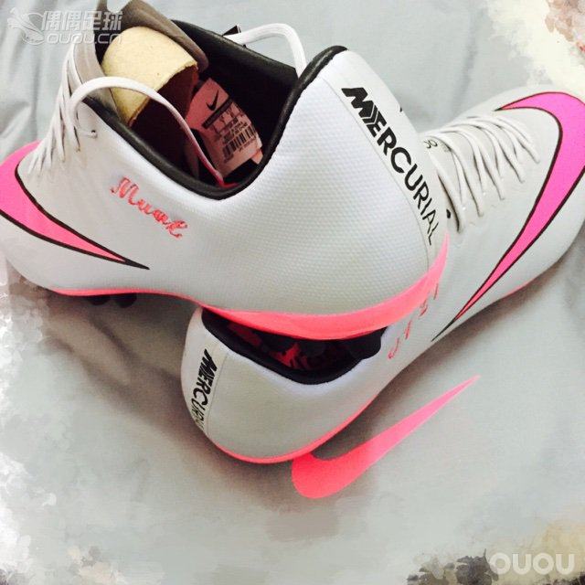 顶级足球鞋可以放洗鞋店去洗吗