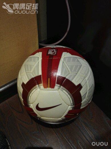 耐克数据库足球好踢吗?有踢过的吗?