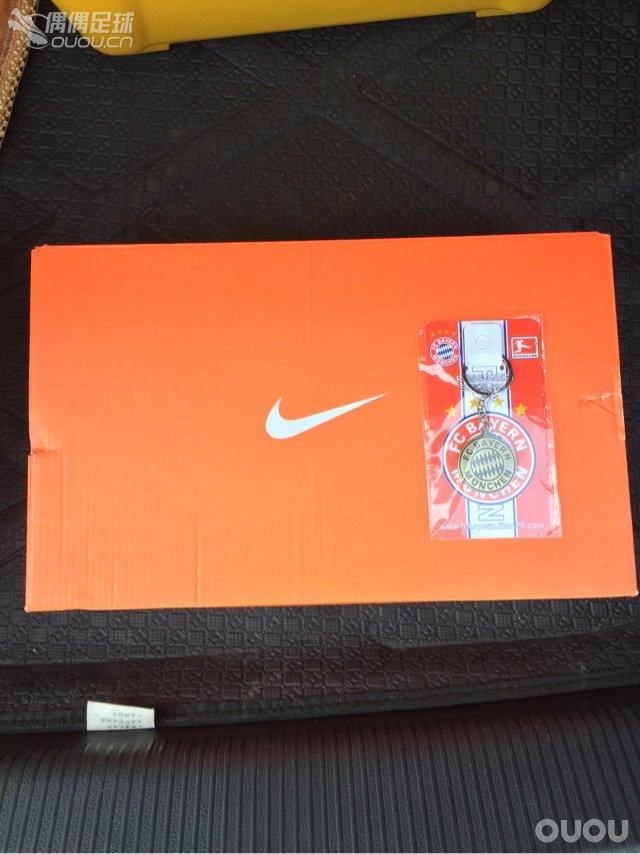 新品耐克传奇ic电光火石室内足球鞋。