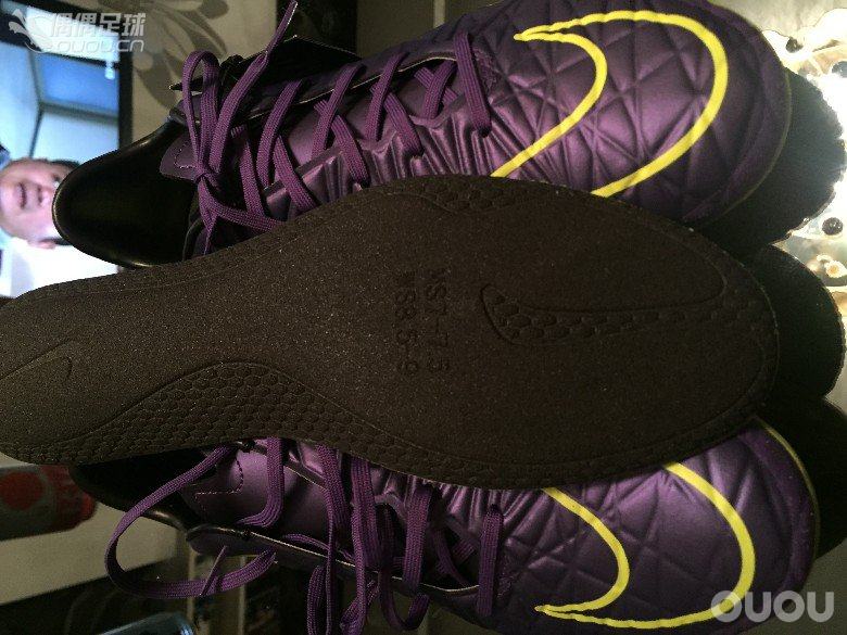 看看鞋子是不是正品