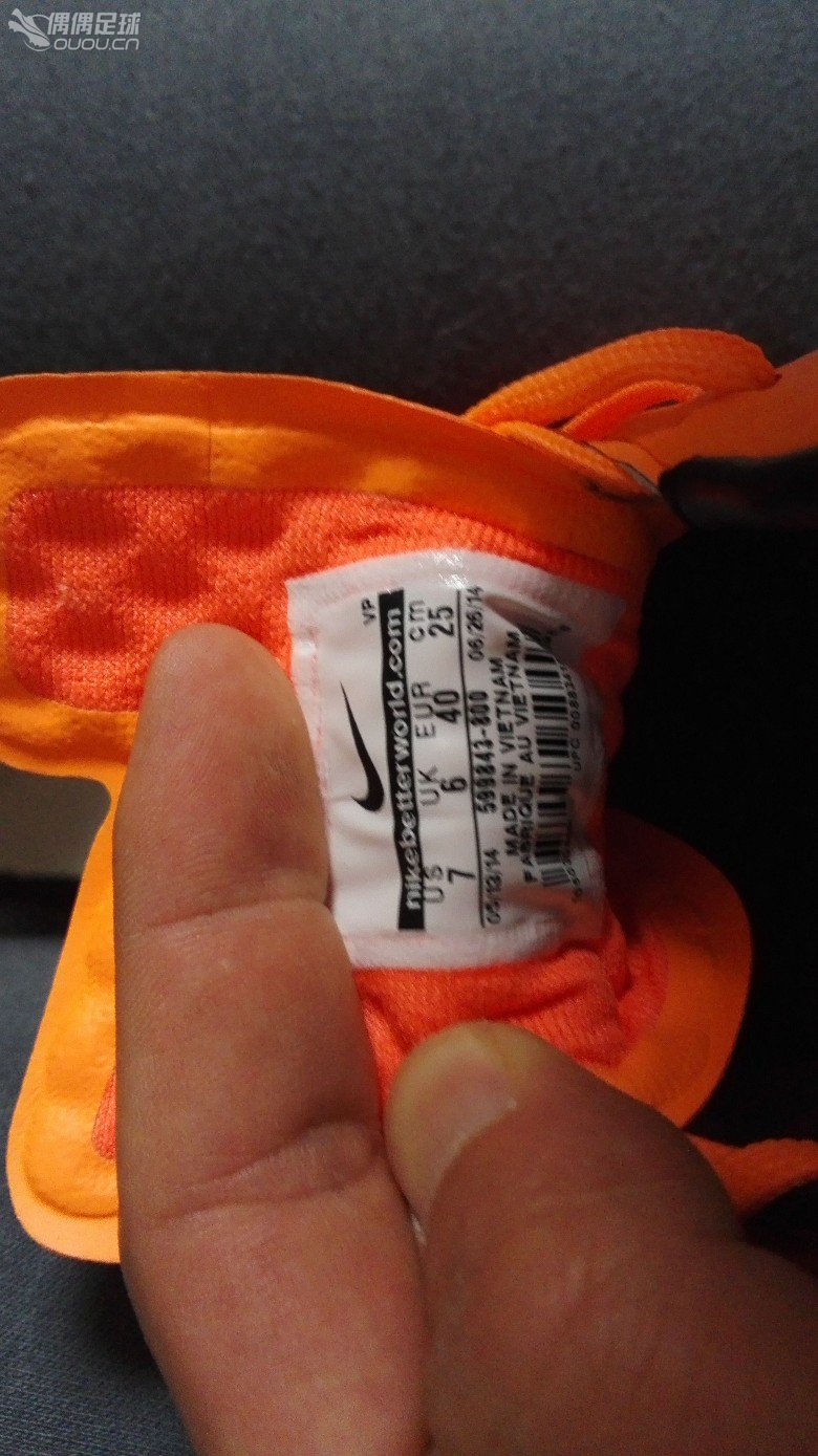 足球鞋AG nike 传奇 刺客 毒蜂。