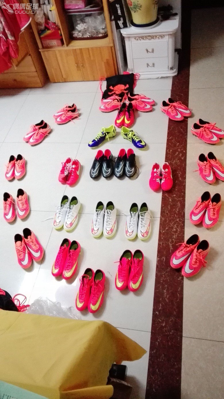 足球鞋AG nike 传奇 刺客 毒蜂。