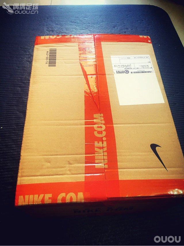 无需太多言语 罗总裁最新配色的CR7开箱