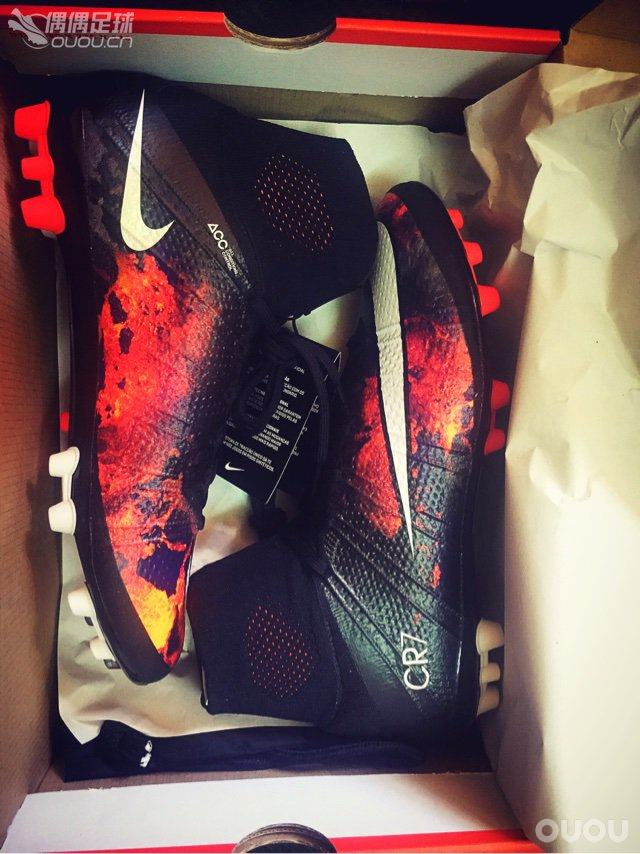 无需太多言语 罗总裁最新配色的CR7开箱