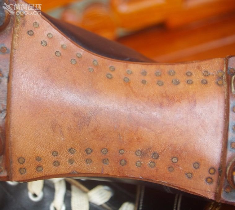 【实拍1930—1950年代6双古董足球鞋】英国、美国、德国、意大利4国顶级古董战靴PK