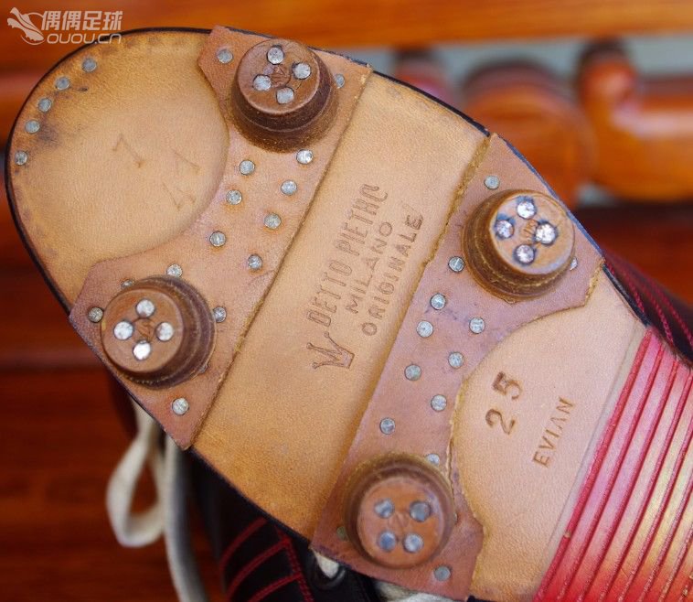 【实拍1930—1950年代6双古董足球鞋】英国、美国、德国、意大利4国顶级古董战靴PK