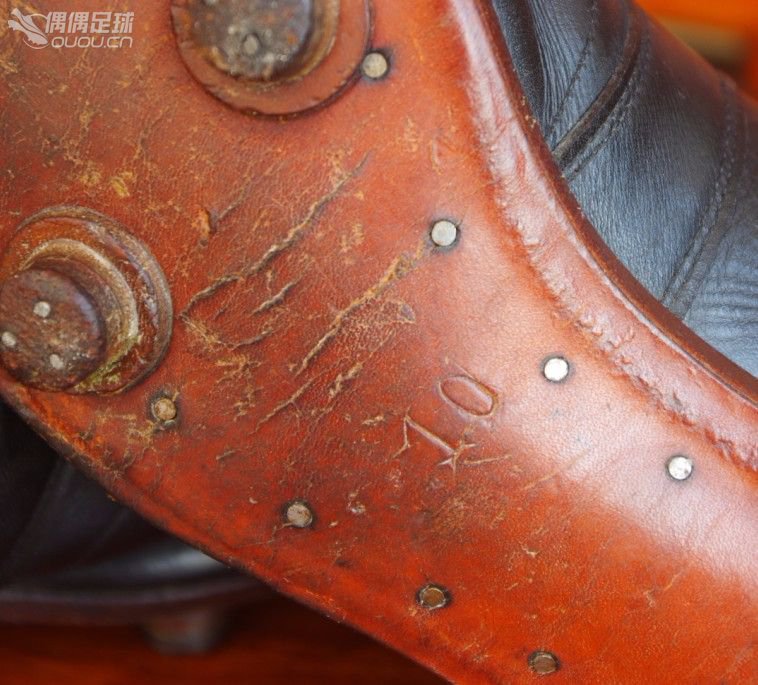 【实拍1930—1950年代6双古董足球鞋】英国、美国、德国、意大利4国顶级古董战靴PK