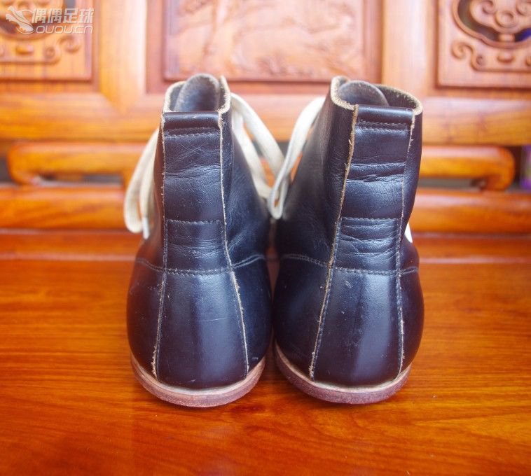 【实拍1930—1950年代6双古董足球鞋】英国、美国、德国、意大利4国顶级古董战靴PK