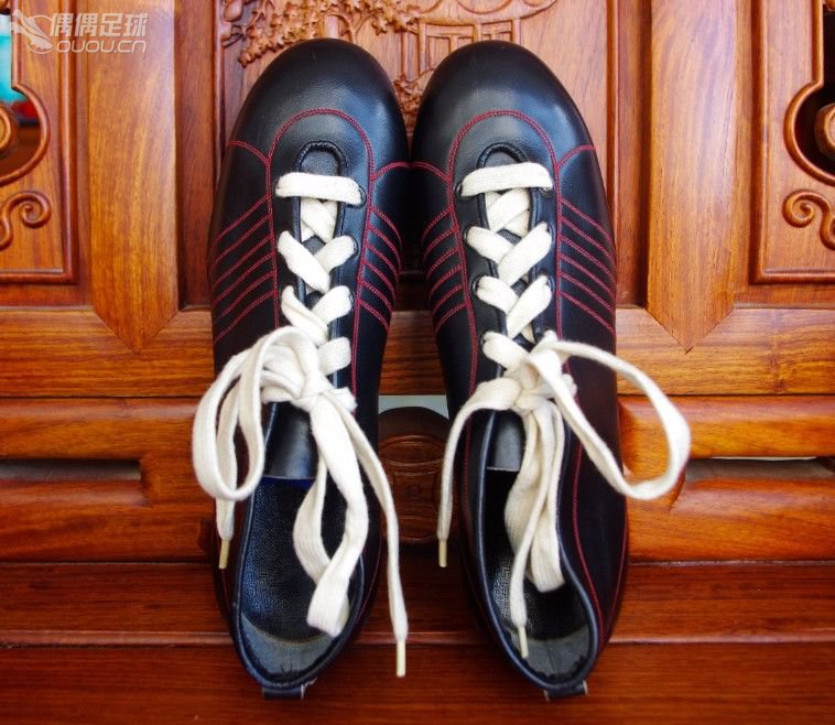 【实拍1930—1950年代6双古董足球鞋】英国、美国、德国、意大利4国顶级古董战靴PK