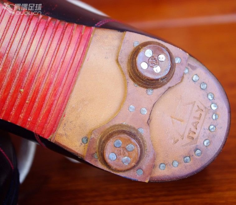【实拍1930—1950年代6双古董足球鞋】英国、美国、德国、意大利4国顶级古董战靴PK