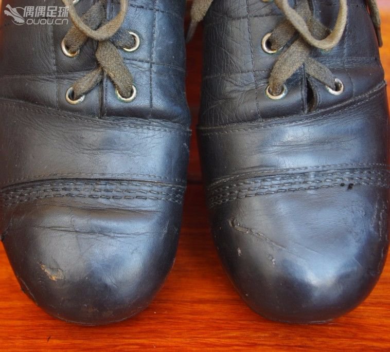 【实拍1930—1950年代6双古董足球鞋】英国、美国、德国、意大利4国顶级古董战靴PK