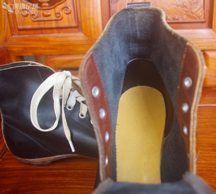【实拍1930—1950年代6双古董足球鞋】英国、美国、德国、意大利4国顶级古董战靴PK