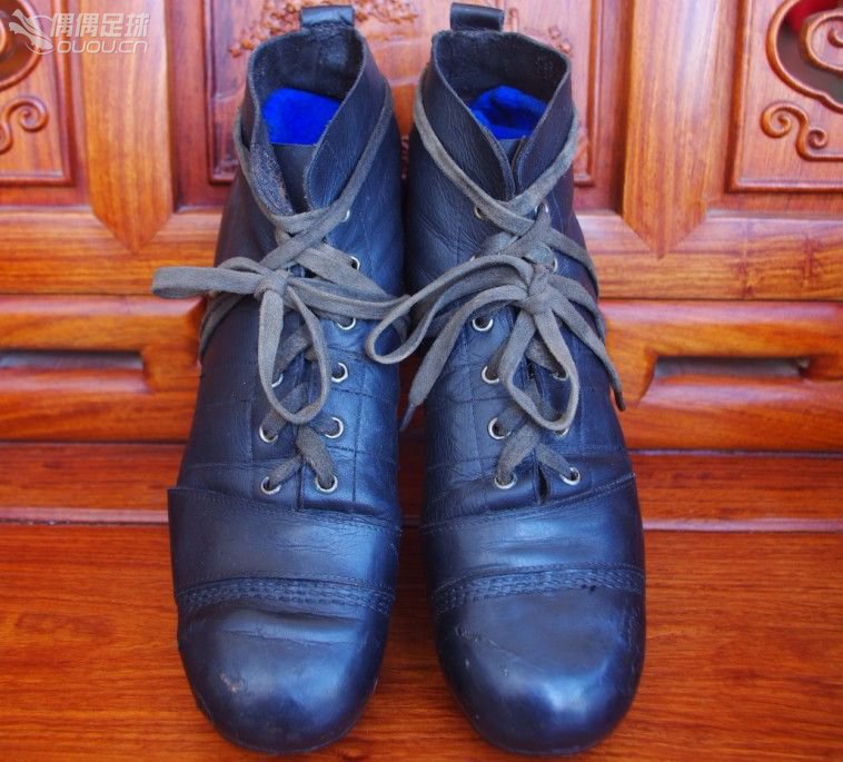 【实拍1930—1950年代6双古董足球鞋】英国、美国、德国、意大利4国顶级古董战靴PK