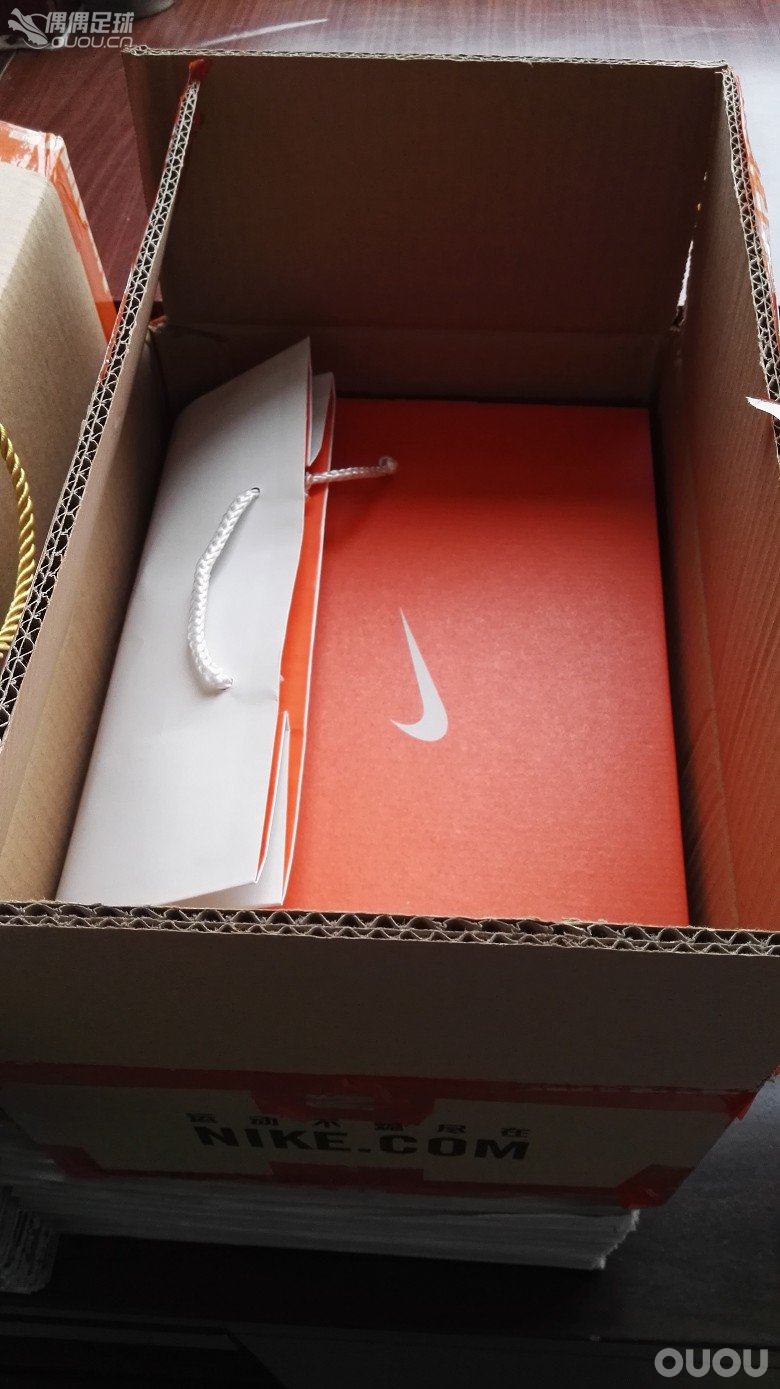 Nike刺客,MERCURIAL VELOCE II 足球鞋,狼灰/透明粉色,全新45码,换全新44.5码。