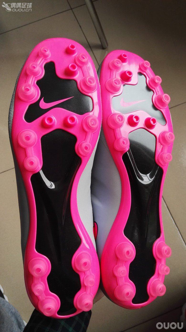 Nike刺客,MERCURIAL VELOCE II 足球鞋,狼灰/透明粉色,全新45码,换全新44.5码。