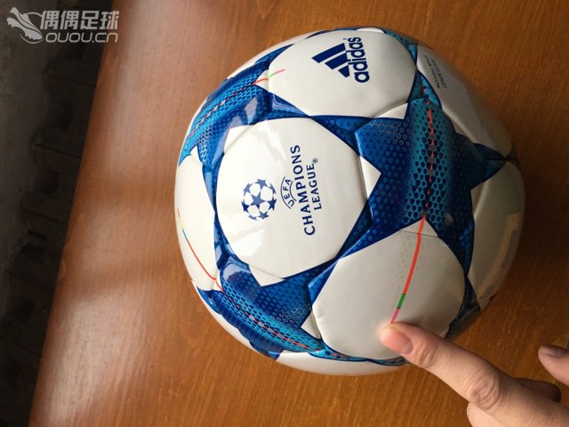 这球是真的吗?,购于yysong,是从厦门发过来的。没怎么打气。