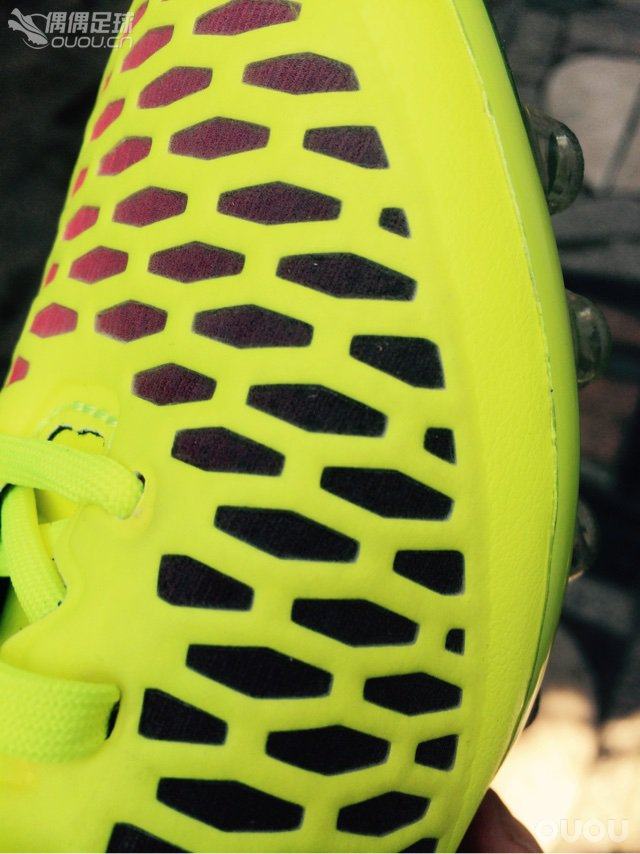 求鉴定nike magista opus ag首发配色,是否正品?是否顶级?谢谢。