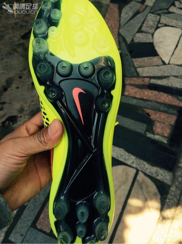 求鉴定nike magista opus ag首发配色,是否正品?是否顶级?谢谢。