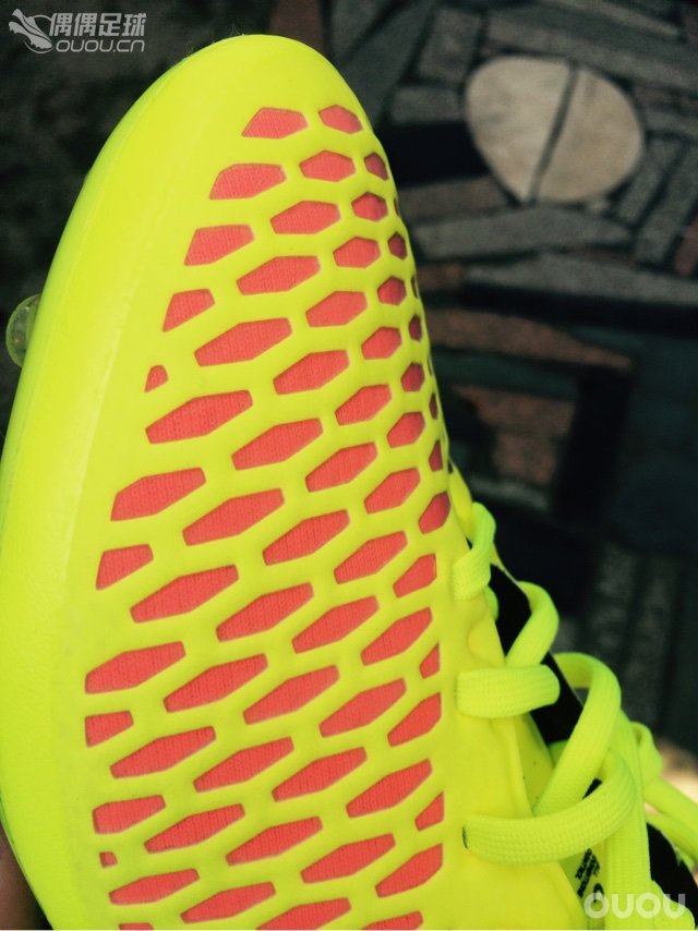 求鉴定nike magista opus ag首发配色,是否正品?是否顶级?谢谢。