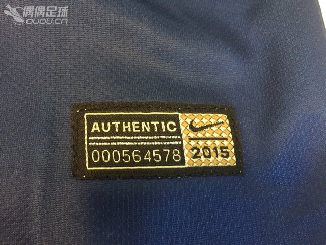 新手求助:刚买的大巴黎主场球员版