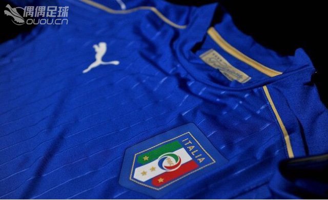 意大利公布明年欧洲杯蓝色主场战袍