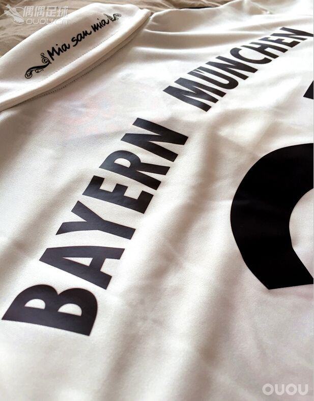 拜仁13-14客场 拉姆印号