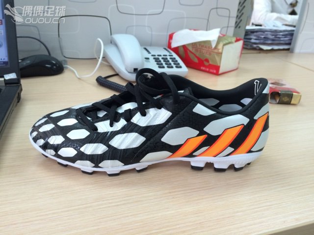 中端奶牛猎鹰到手了(价格美丽)。由于偶偶已有静态详细测评,不多赘述。