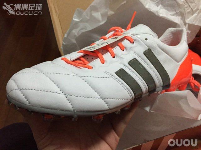 再开一箱,托偶偶吉言,这双ace下午就到了,迫不及待跑到ems点来拿,ace的包裹感还是不错