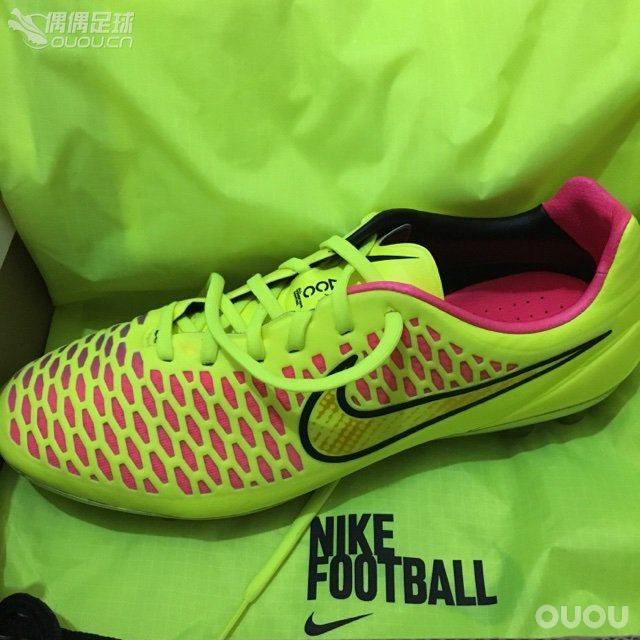 新到手的战靴,都很漂亮,期待实战。