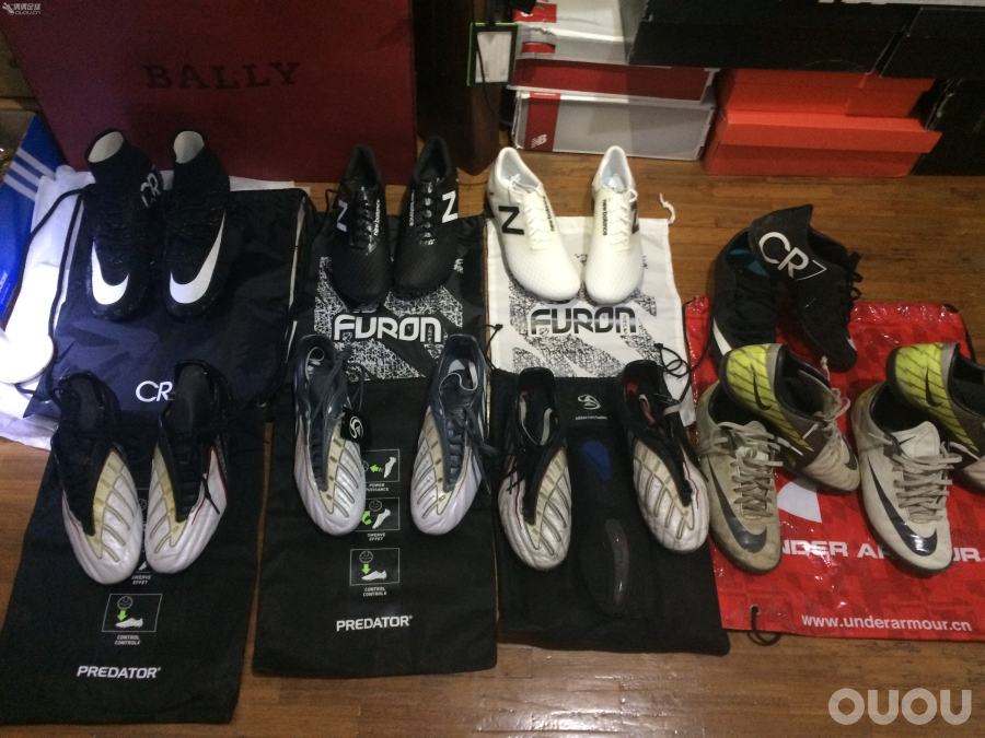 火山熔岩的确骚的不要不要的,真正的CR7迷应该武装到内裤