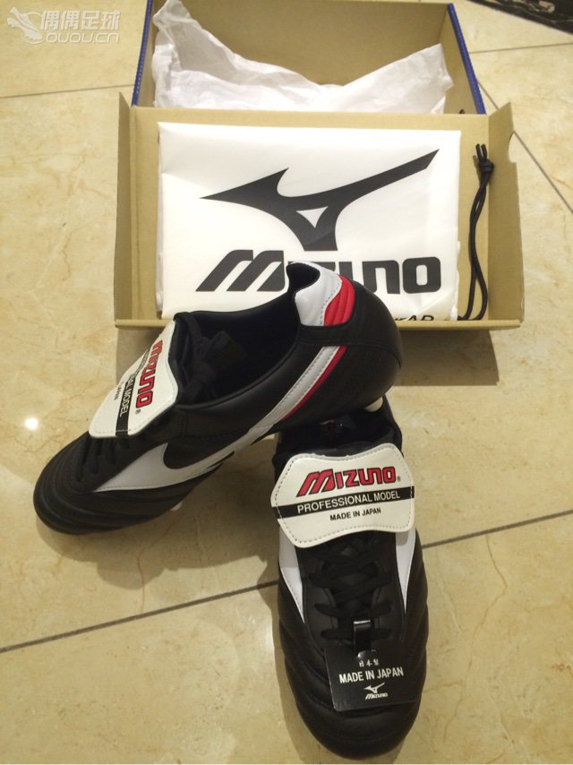 纪念一下,十二岁开始踢球,现在三十五了,人生第一双袋鼠皮!