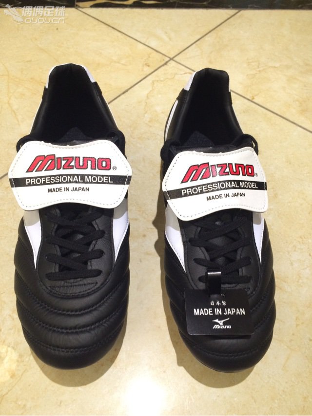 纪念一下,十二岁开始踢球,现在三十五了,人生第一双袋鼠皮!