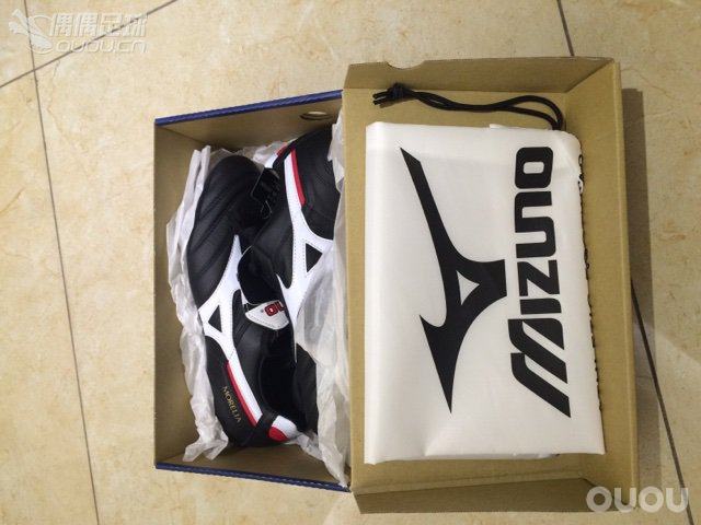 纪念一下,十二岁开始踢球,现在三十五了,人生第一双袋鼠皮!