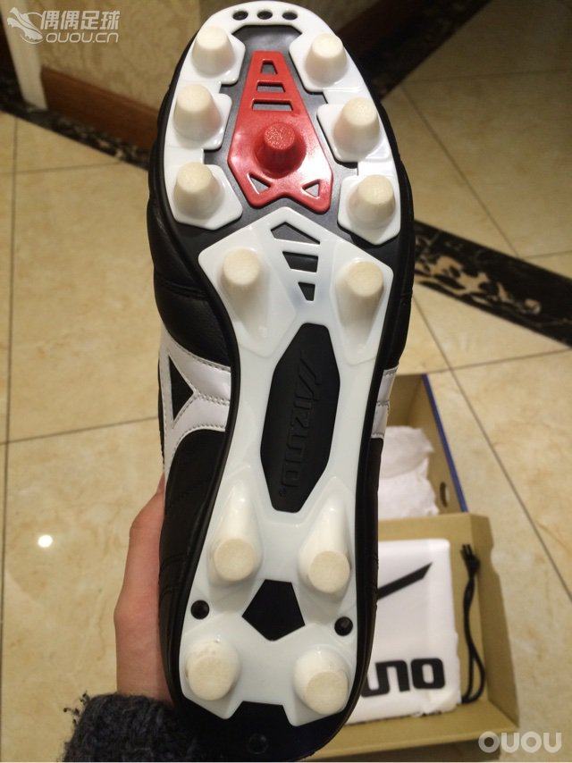 纪念一下,十二岁开始踢球,现在三十五了,人生第一双袋鼠皮!