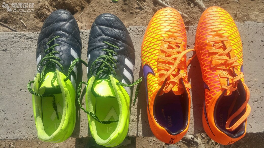 火红的太阳刚出山。就把阿迪耐克往外搬。晒一晒球鞋,这两对呀。