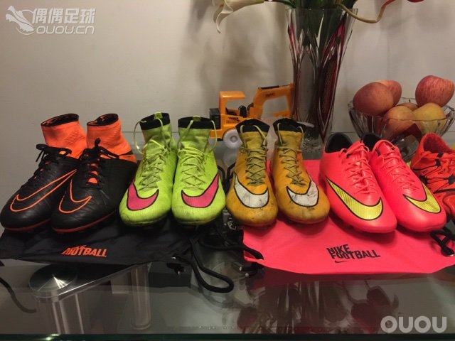 足球鞋有点多!在考虑是不是要出掉点。。。