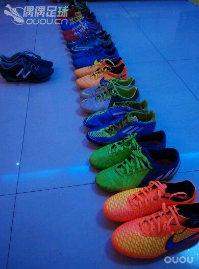 紧急集合!立正,向右看齐,向前看,报数!123……稍息,立正!报告NB首长,全班集合完毕,请您检阅!?