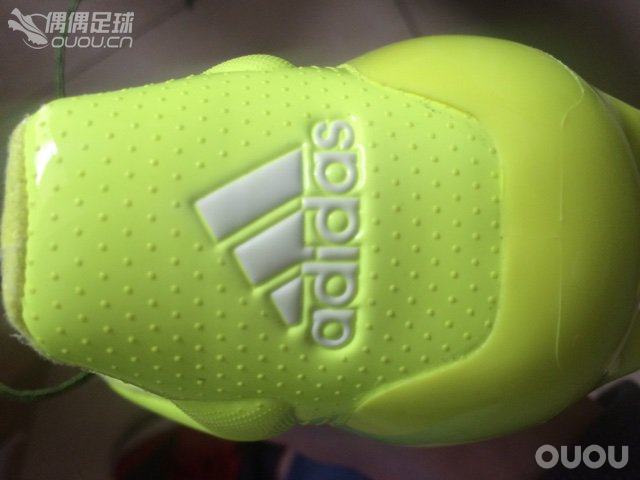 大神帮鉴定。250的脚255的还是感觉紧,大脚指感觉顶。