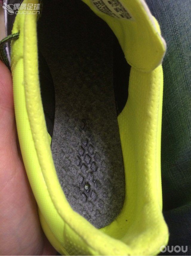 大神帮鉴定。250的脚255的还是感觉紧,大脚指感觉顶。