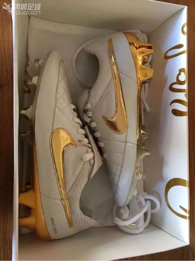 手机随便拍的,只是因为太喜欢,小罗!