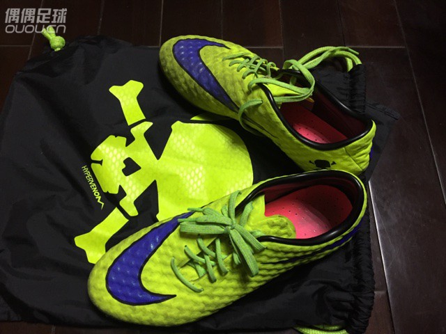 感觉acc的毒蜂比messi15.1控球能力更好,而且觉得鞋身薄的原因貌似还轻一些。新人!!!