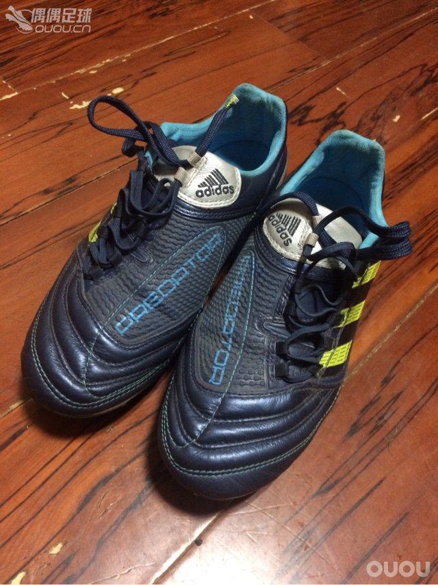 2015快要结束了 今年送走不少战靴 还有穿坏的 最后留下4双来个合照 !