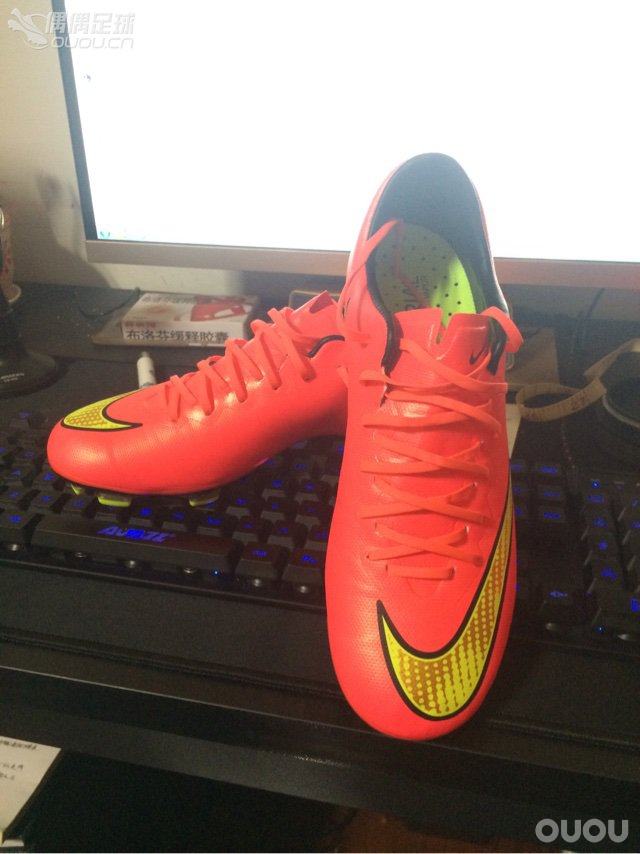 2015快要结束了 今年送走不少战靴 还有穿坏的 最后留下4双来个合照 !