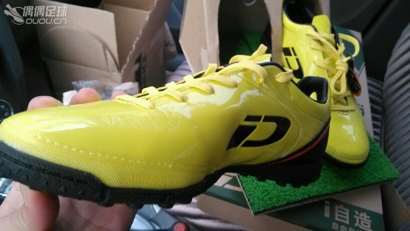 国产球鞋i draw自造,马赫 碎钉足球鞋