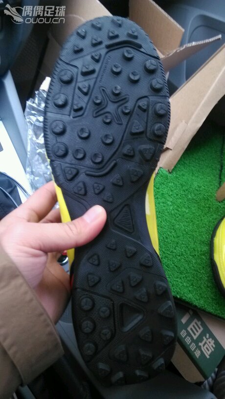 国产球鞋i draw自造,马赫 碎钉足球鞋